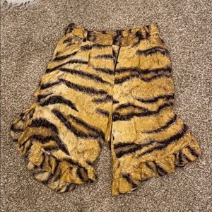 Hofmann Copenhagen women’s tiger print short sz 34